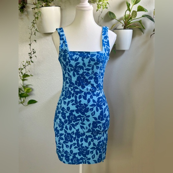 Trixxi Dresses & Skirts - Trixxi Blue Floral Square Neck Bodycon Mini Dress | Size Small